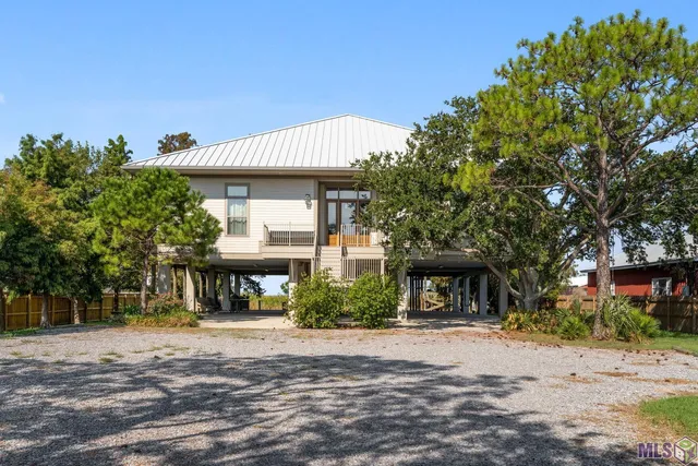 $850,000 | 5318 Privateer Boulevard, Barataria, LA 70036