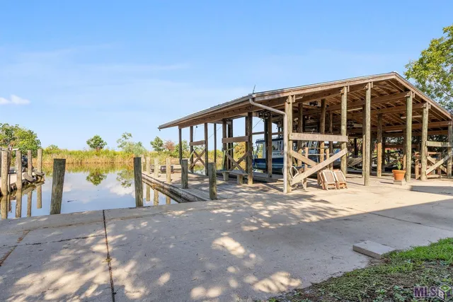 $850,000 | 5318 Privateer Boulevard, Barataria, LA 70036