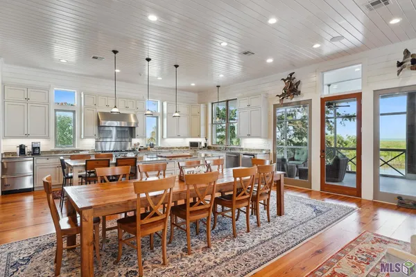 $800,000 | 5318 Privateer Boulevard, Barataria, LA 70036