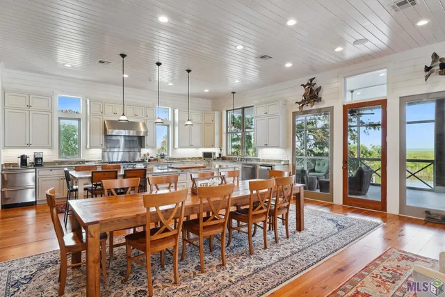 $850,000 | 5318 Privateer Boulevard, Barataria, LA 70036
