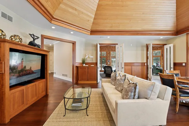 $6,250,000 | 2845 Little Orchard Way, Orono, MN 55391