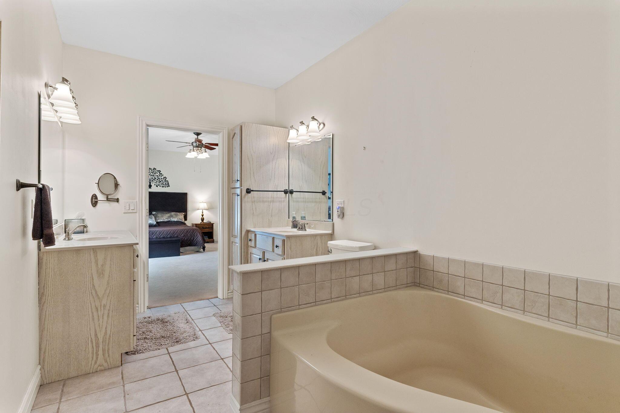 29809 Harry Short Road McArthur, OH 45651 - Photo 26 of 61 Owner Suite - 29809 Harry Short Road, McArthur, OH 45651