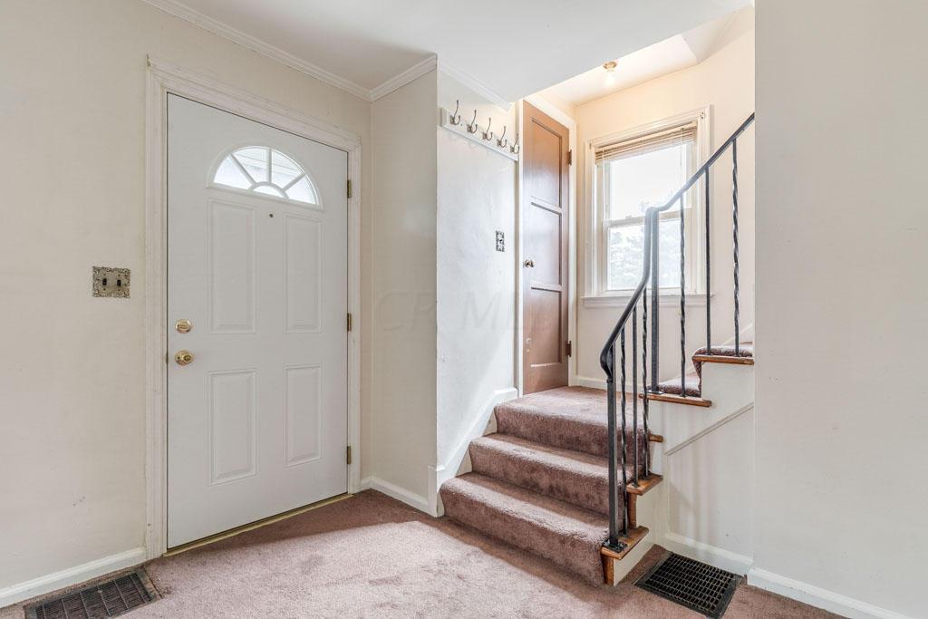 1075 Acton Road Columbus, OH 43224 - Photo 7 of 27 Gallery Image 7