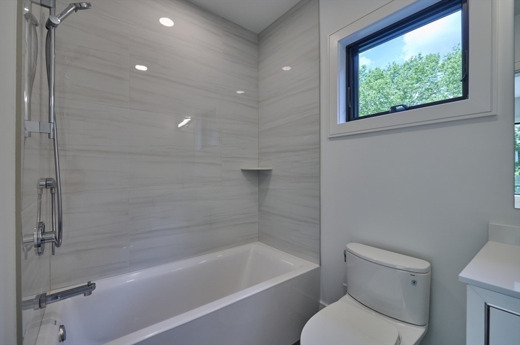 123 Fuller Street, Unit B Brookline, MA 02446 - Photo 26 of 41