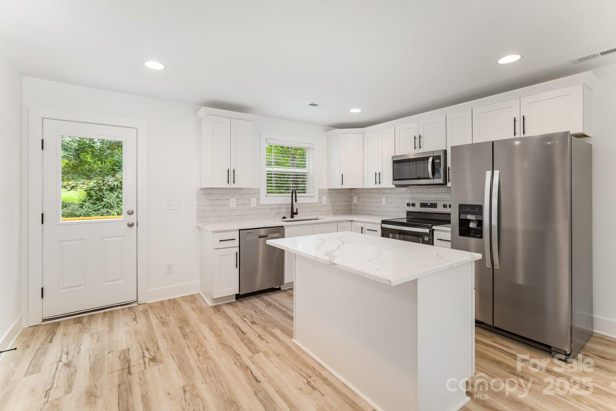 5596 Sandhurst Road Hickory, NC 28602 - Photo 7 of 18 Gallery Image 7