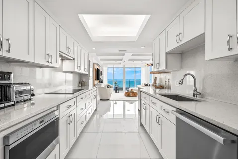 $1,395,000 | 700 South Ocean Boulevard, Unit 705, Boca Raton, FL 33432