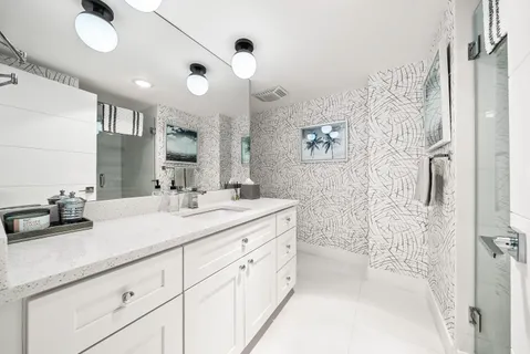 $1,395,000 | 700 South Ocean Boulevard, Unit 705, Boca Raton, FL 33432