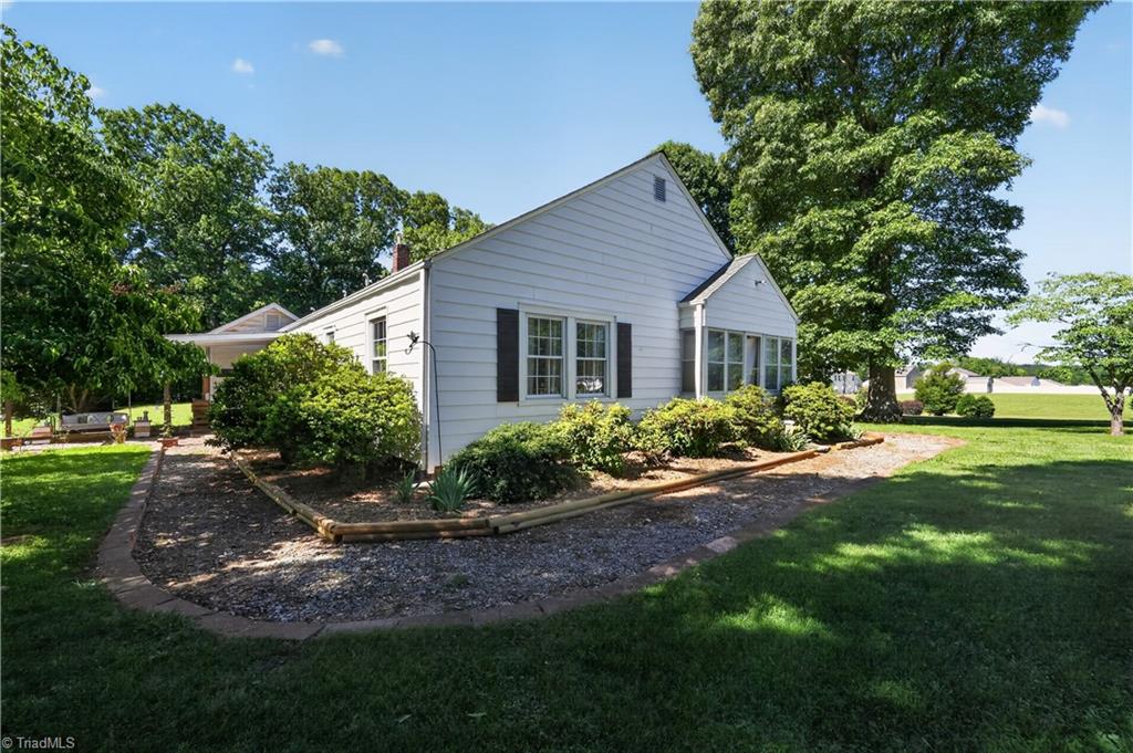 1228 Tussey Road Lexington, NC 27295 - Photo 3 of 32