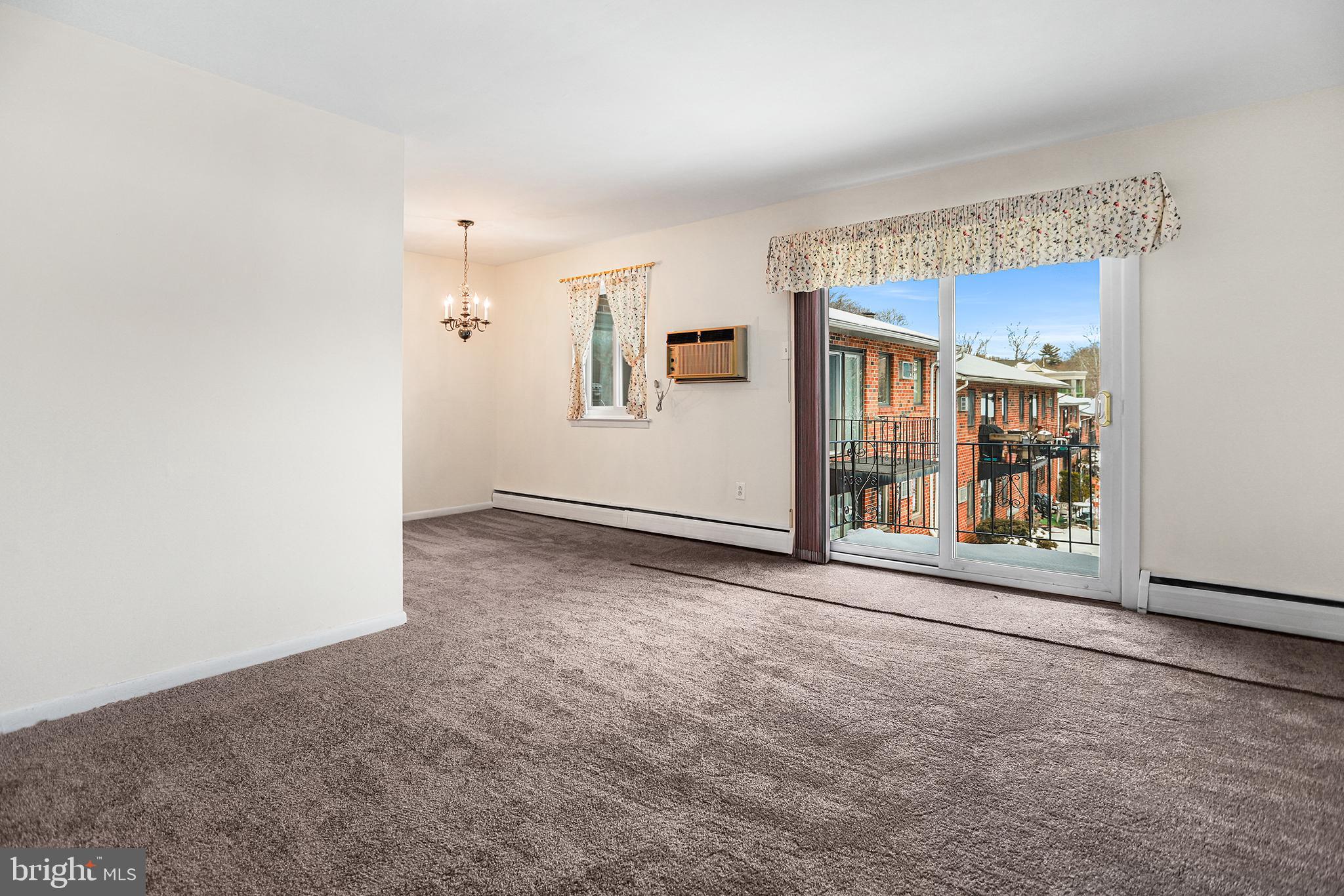 1 Lawrence Road, Unit G2B Broomall, PA 19008 - Photo 8 of 11 Living room