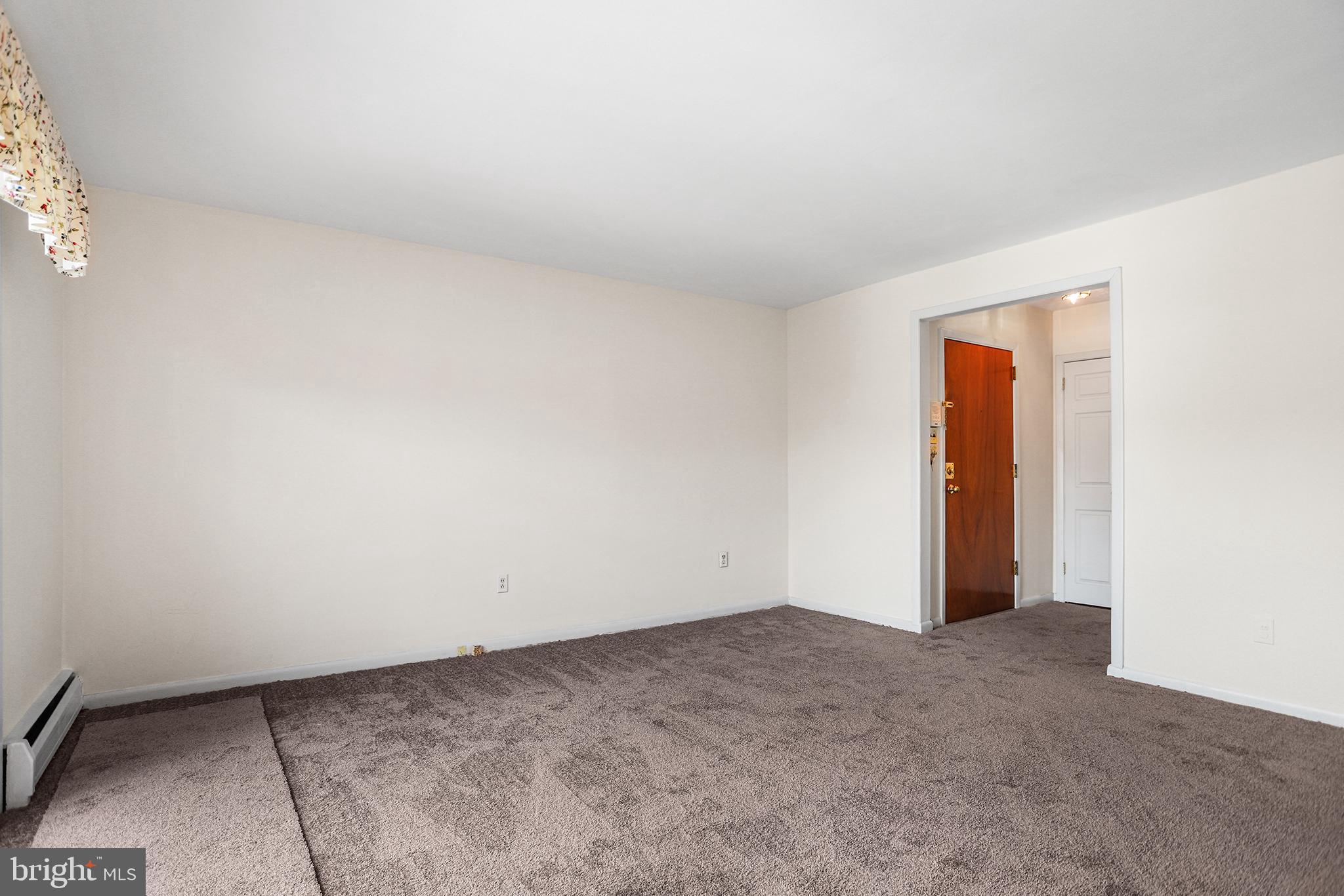 1 Lawrence Road, Unit G2B Broomall, PA 19008 - Photo 10 of 11 Living room