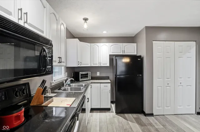 $260,000 | 122 Winfield Park Court, Greenfield, IN 46140