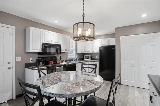 $260,000 | 122 Winfield Park Court, Greenfield, IN 46140