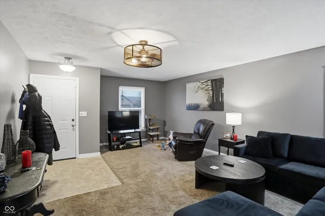 $260,000 | 122 Winfield Park Court, Greenfield, IN 46140