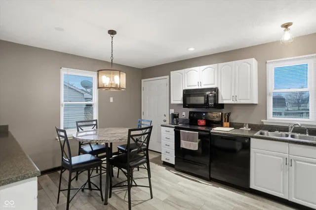 $260,000 | 122 Winfield Park Court, Greenfield, IN 46140