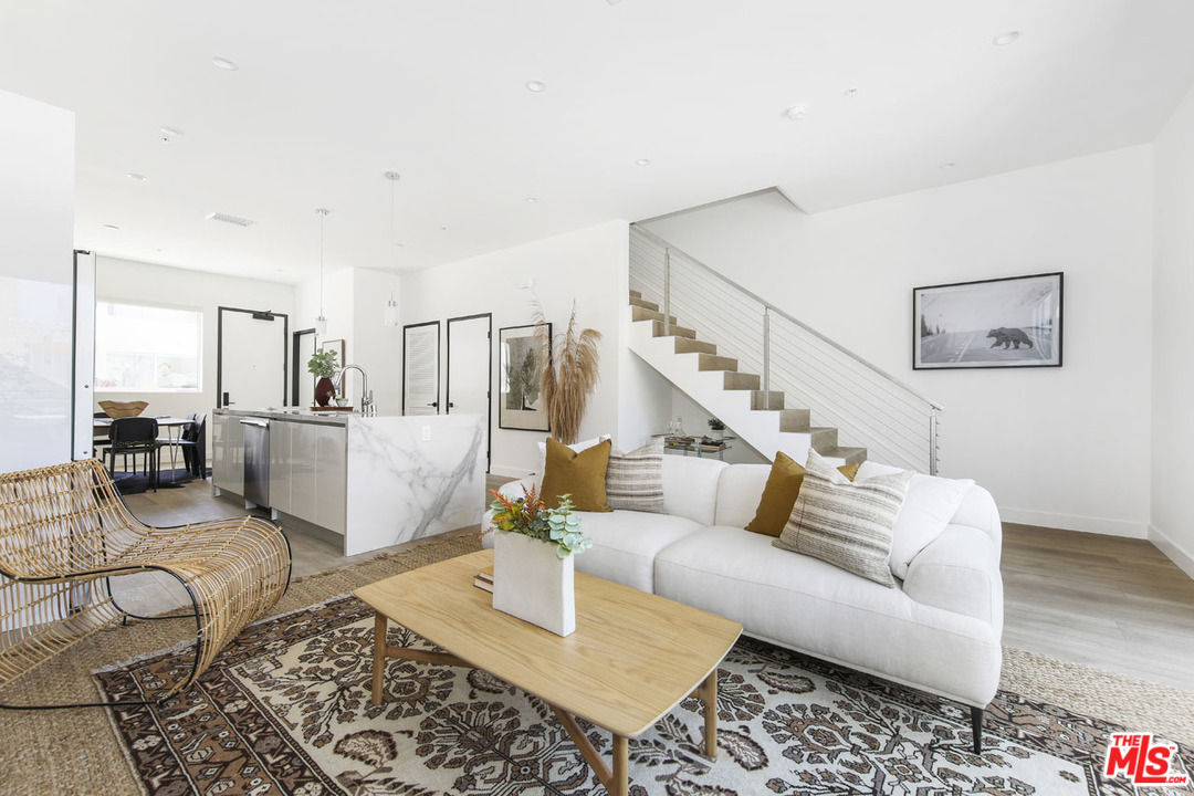 957 Figueroa Terrace, Unit 321 Los Angeles, CA 90012 - Photo 1 of 23