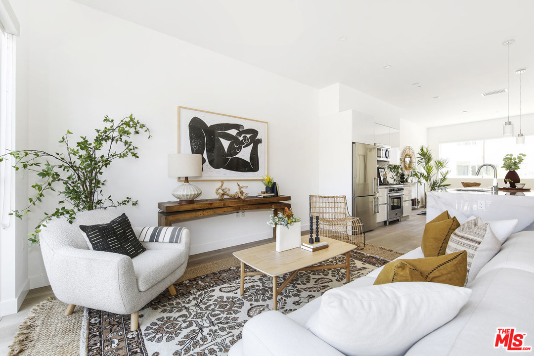 957 Figueroa Terrace, Unit 321 Los Angeles, CA 90012 - Photo 2 of 23