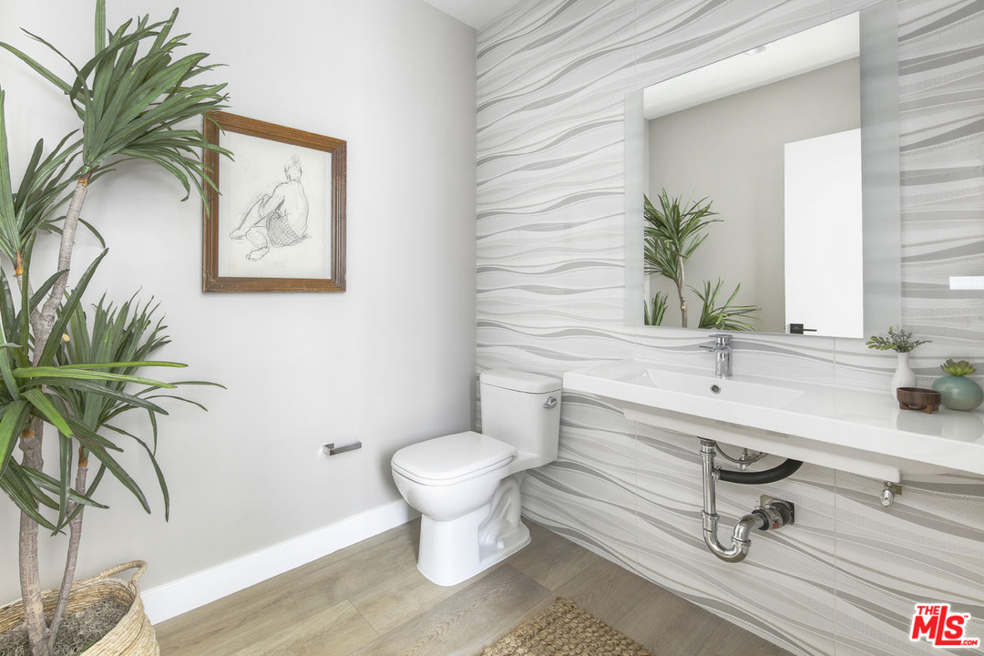 957 Figueroa Terrace, Unit 321 Los Angeles, CA 90012 - Photo 11 of 23