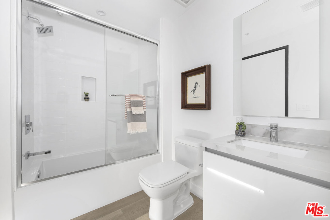 957 Figueroa Terrace, Unit 321 Los Angeles, CA 90012 - Photo 14 of 23