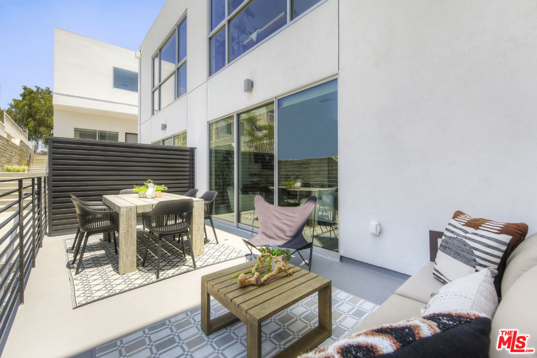 957 Figueroa Terrace, Unit 321 Los Angeles, CA 90012 - Photo 22 of 23