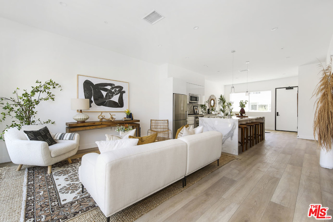 957 Figueroa Terrace, Unit 321 Los Angeles, CA 90012 - Photo 4 of 23