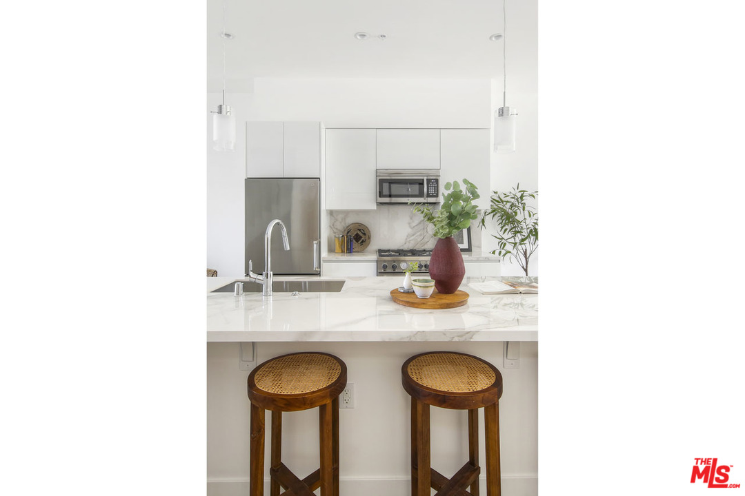 957 Figueroa Terrace, Unit 321 Los Angeles, CA 90012 - Photo 6 of 23