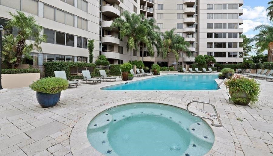 3525 Sage Road, Unit 718 Houston, TX 77056 - Photo 3 of 37