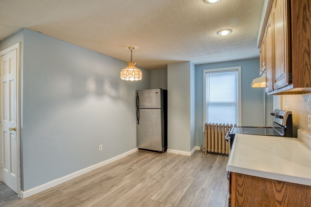 235 Pendleton Avenue Springfield, MA 01109 - Photo 15 of 37