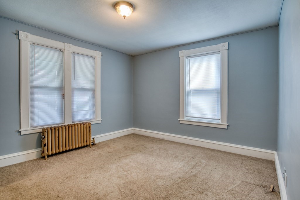 235 Pendleton Avenue Springfield, MA 01109 - Photo 22 of 37