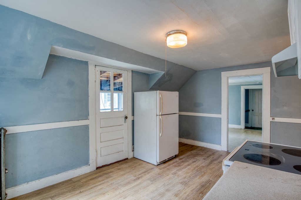 235 Pendleton Avenue Springfield, MA 01109 - Photo 31 of 37