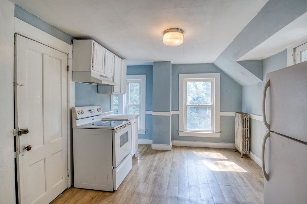 235 Pendleton Avenue Springfield, MA 01109 - Photo 33 of 37