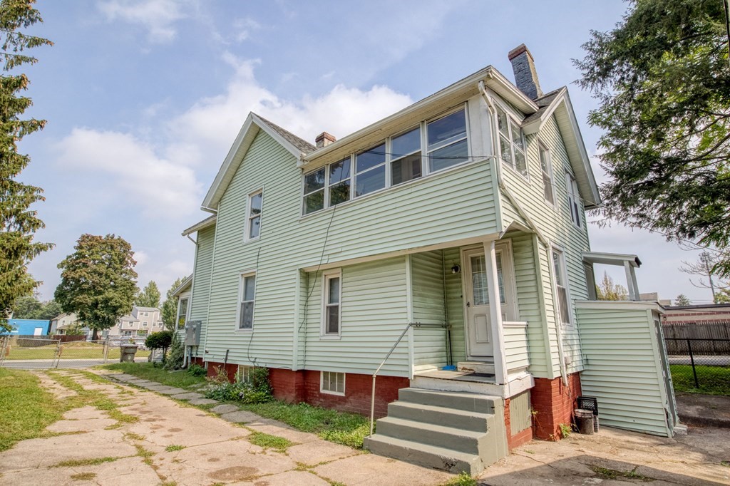 235 Pendleton Avenue Springfield, MA 01109 - Photo 35 of 37