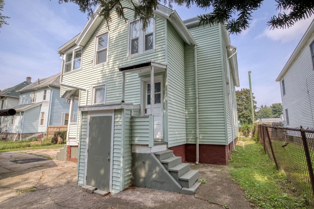 235 Pendleton Avenue Springfield, MA 01109 - Photo 36 of 37