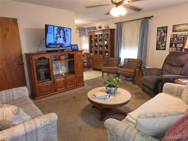 $129,900 | 18 Jennine Drive, Belleville, IL 62226