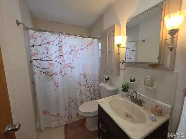 $129,900 | 18 Jennine Drive, Belleville, IL 62226