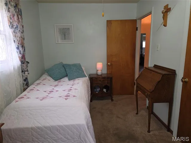 $129,900 | 18 Jennine Drive, Belleville, IL 62226