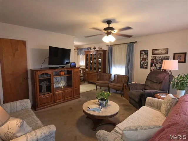 $129,900 | 18 Jennine Drive, Belleville, IL 62226