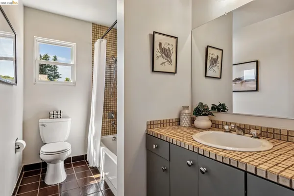 $849,000 | 5705 Panama Avenue, Richmond, CA 94804