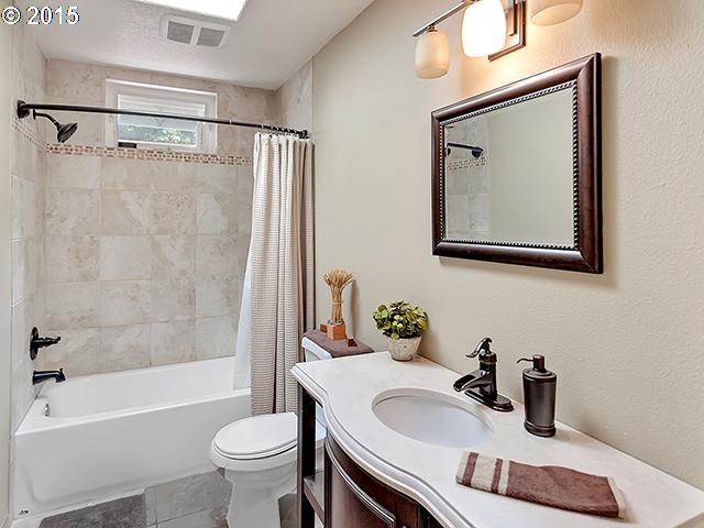 28948 Southwest Meadows Loop Wilsonville, OR 97070 - Photo 11 of 16 Bathroom