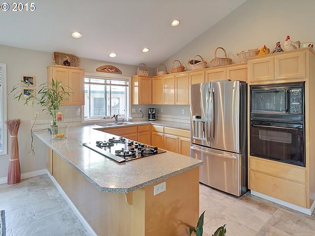 28948 Southwest Meadows Loop Wilsonville, OR 97070 - Photo 3 of 16 Kitchen