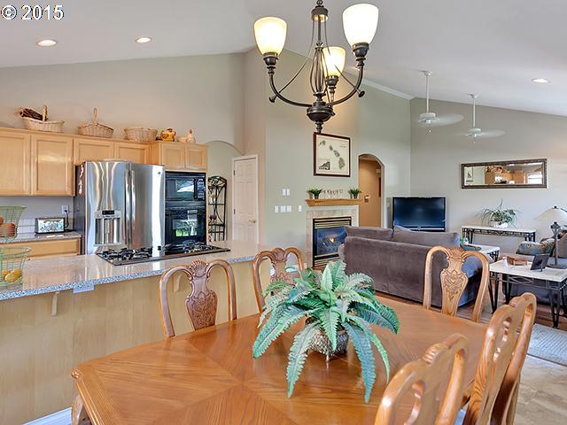 28948 Southwest Meadows Loop Wilsonville, OR 97070 - Photo 4 of 16 Living Room/Dining Room