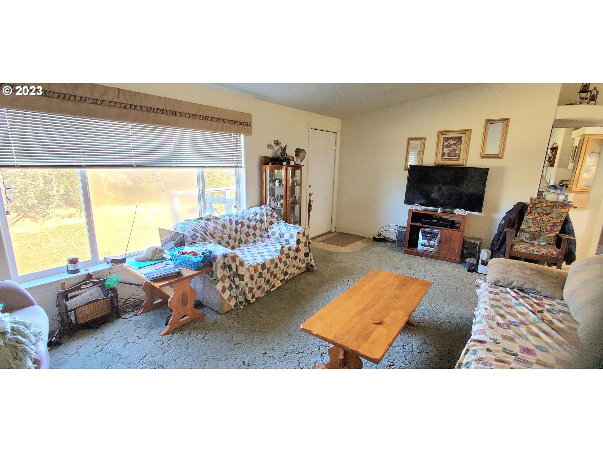320 Cole Road Mitchell, OR 97750 - Photo 4 of 21 Gallery Image 4