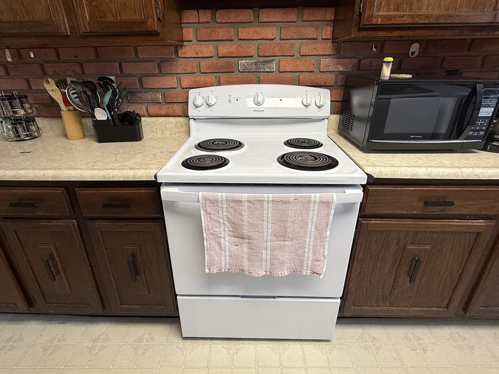 57 Vale Street, Unit 3 Worcester, MA 01604 - Photo 9 of 14