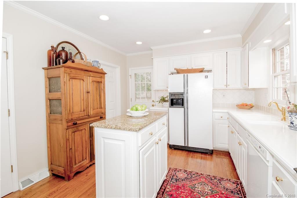 7334 Sardis Road Charlotte, NC 28270 - Photo 9 of 34 Gallery Image 9