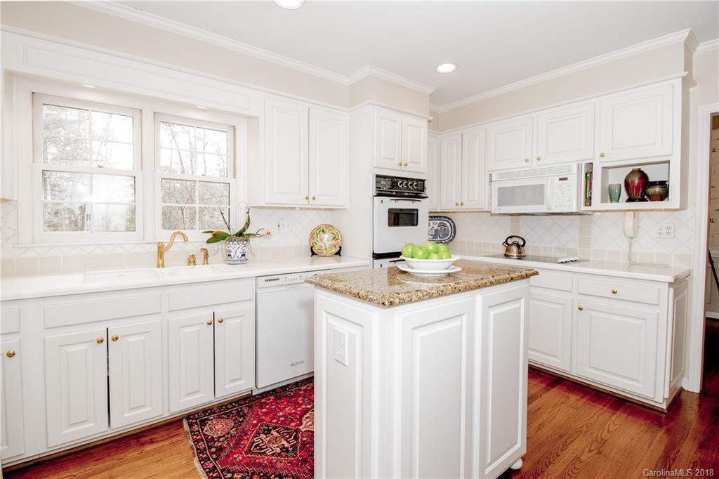 7334 Sardis Road Charlotte, NC 28270 - Photo 10 of 34 Gallery Image 10