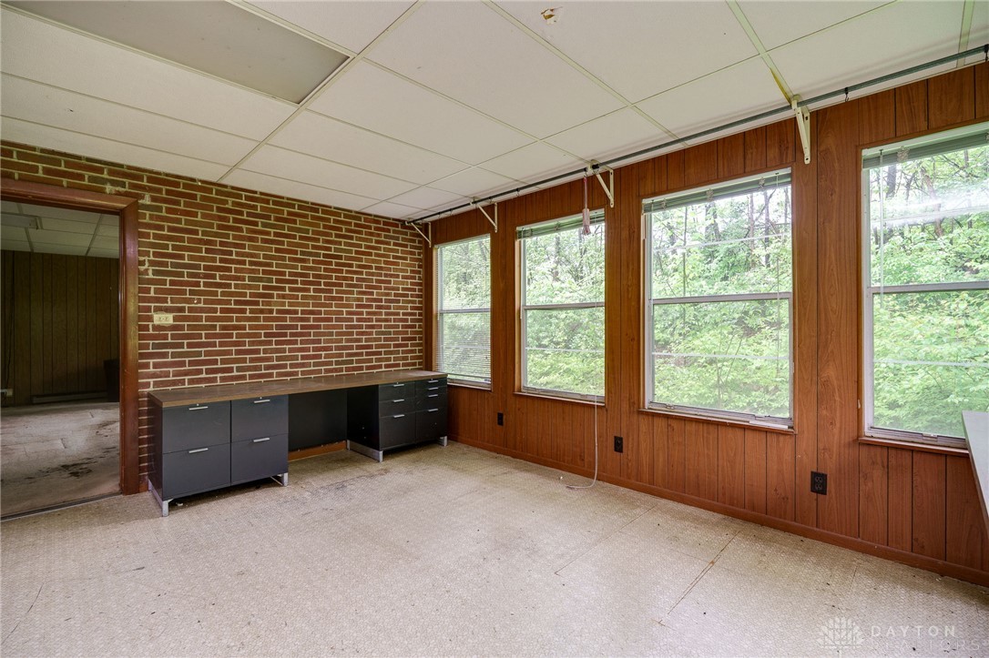 599 North Fairfield Road Dayton, OH 45430 - Photo 17 of 33