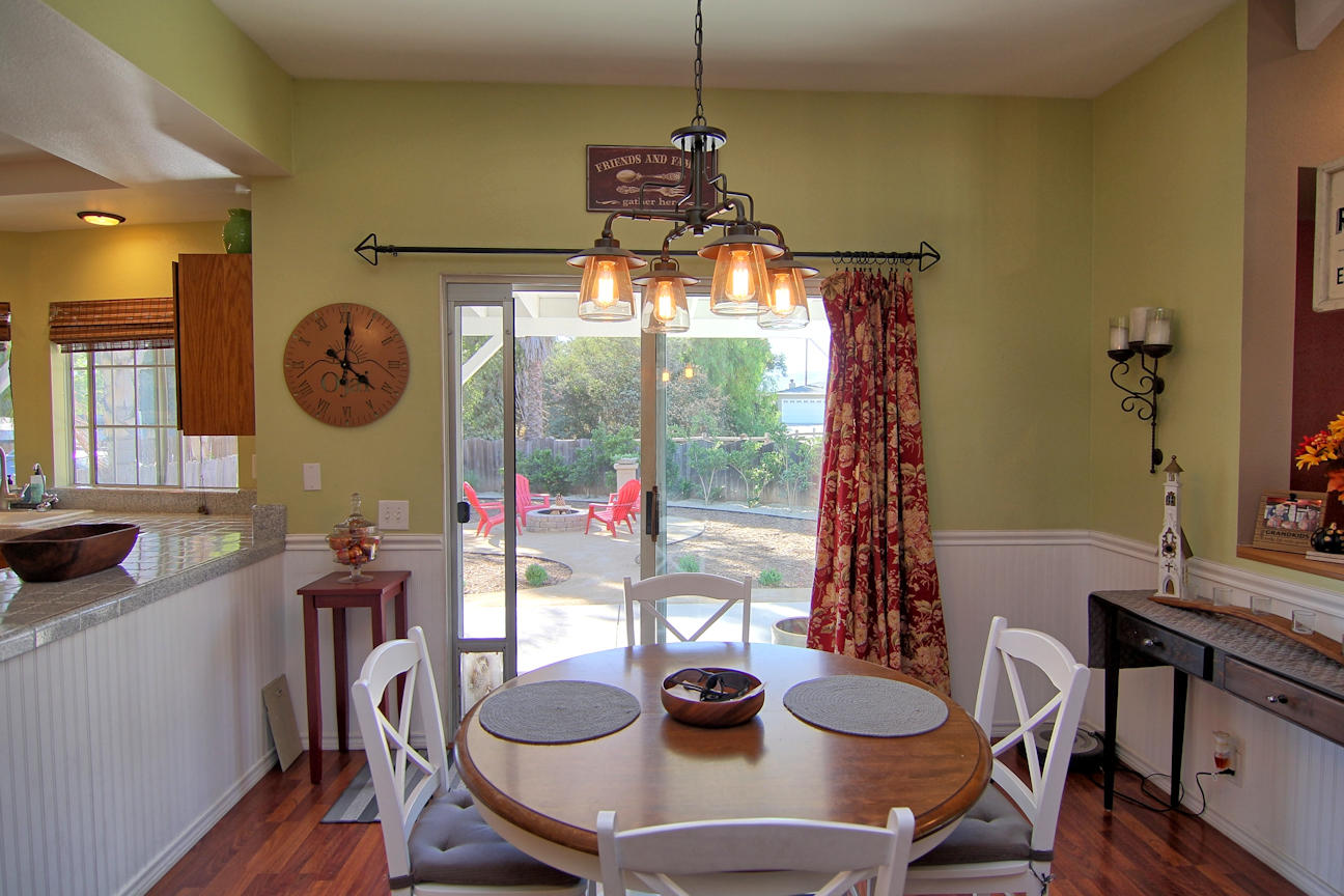 5 Valley Road Oak View, CA 93022 - Photo 8 of 34 7. Dining area