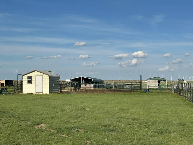 a view of a tennis court