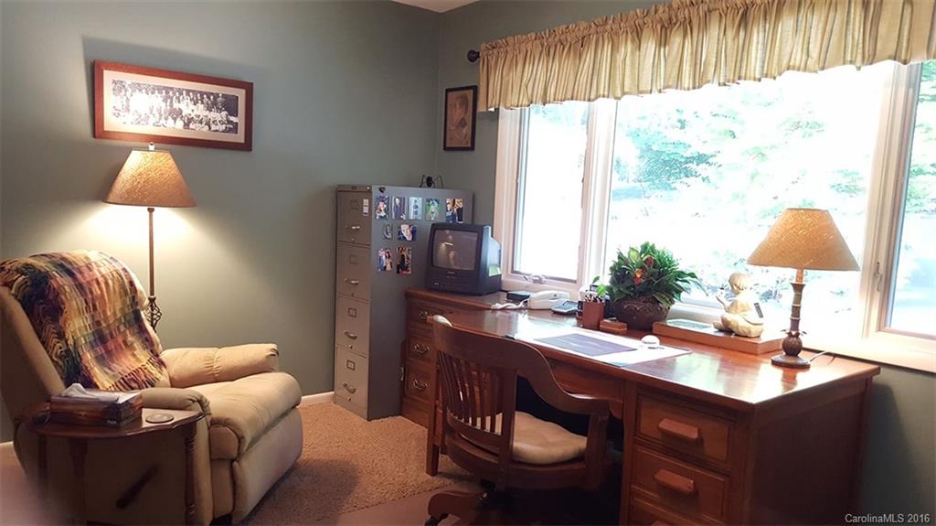 83 Robin Road Brevard, NC 28712 - Photo 15 of 24 Gallery Image 15