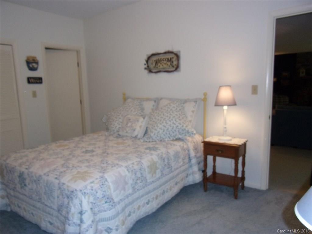 83 Robin Road Brevard, NC 28712 - Photo 16 of 24 Gallery Image 16