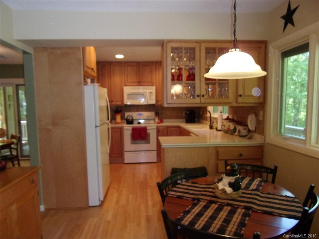 83 Robin Road Brevard, NC 28712 - Photo 7 of 24 Gallery Image 7